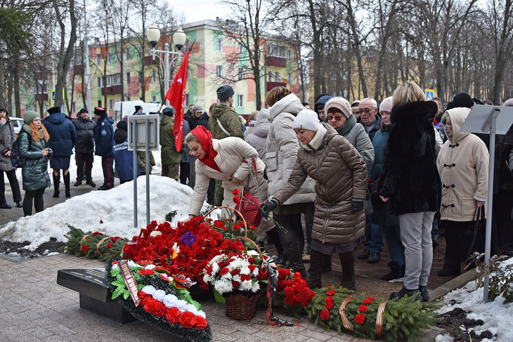В Губкине возложили цветы к мемориалам в честь 81-й годовщины освобождения Губкинского района