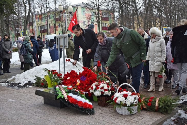 В Губкине возложили цветы к мемориалам в честь 81-й годовщины освобождения Губкинского района