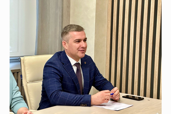 Михаил Лобазнов и Константин Курганский обсудили перспективы обновления и строительство новых учреждений культуры в Губкине