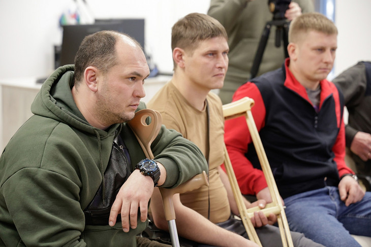 Вячеслав Гладков встретился со спортсменами сборной команды Белгородской области, которые представят наш регион в соревнованиях среди ветеранов СВО