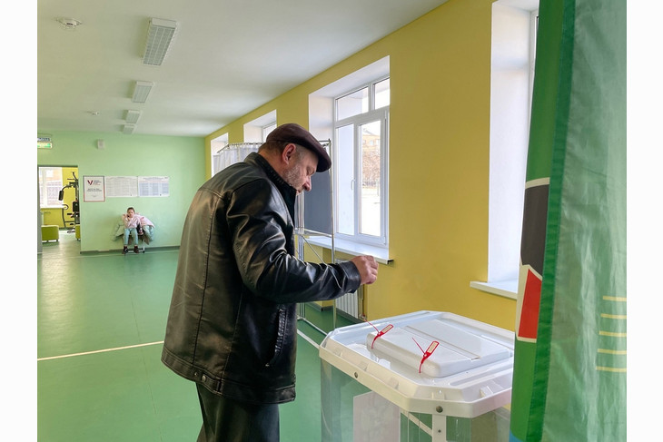 Голосуют активно: в Губкине проходит второй день выборов президента РФ