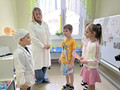 Быть доктором – здорово! В детских садах Губкина проводят раннюю профориентацию