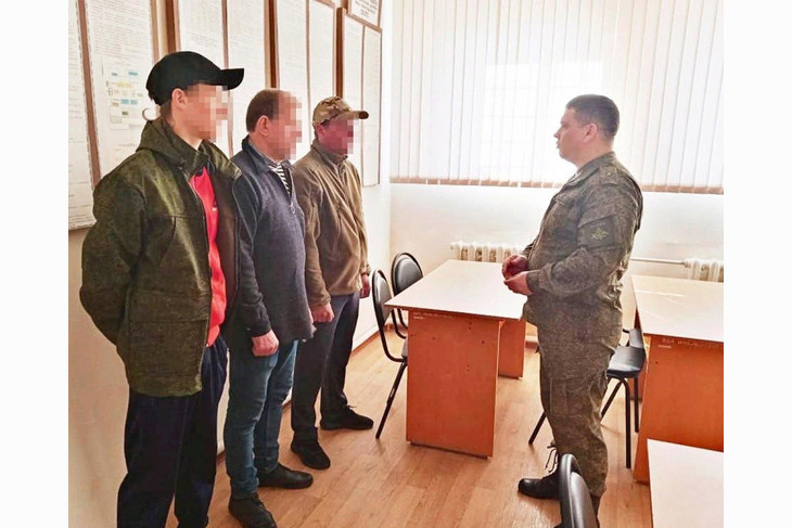 Губкинцы заключили контракт на службу в рядах вооруженных сил РФ