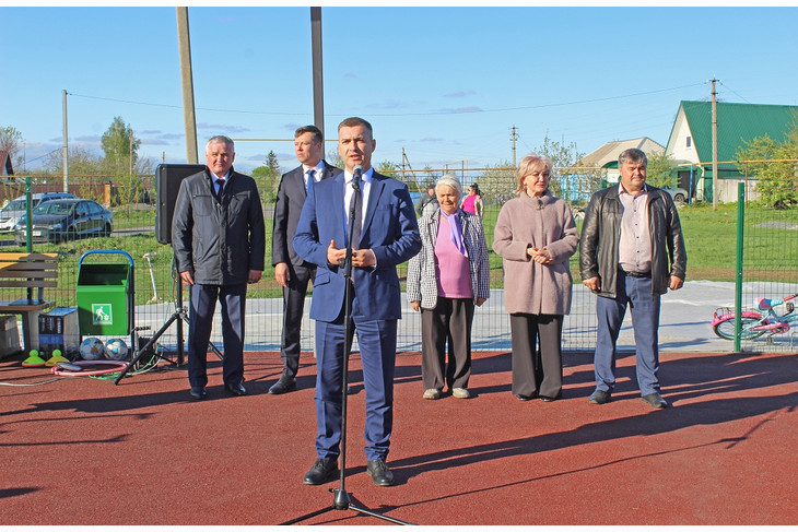 В губкинском селе Бобровы Дворы открыли новую спортивно-игровую площадку