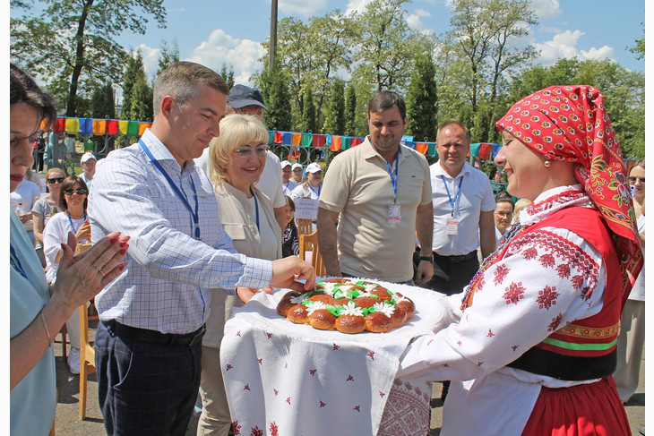 Посёлок Троцкий принимал участников муниципального этапа форума «Губкинцев счастливая семья»