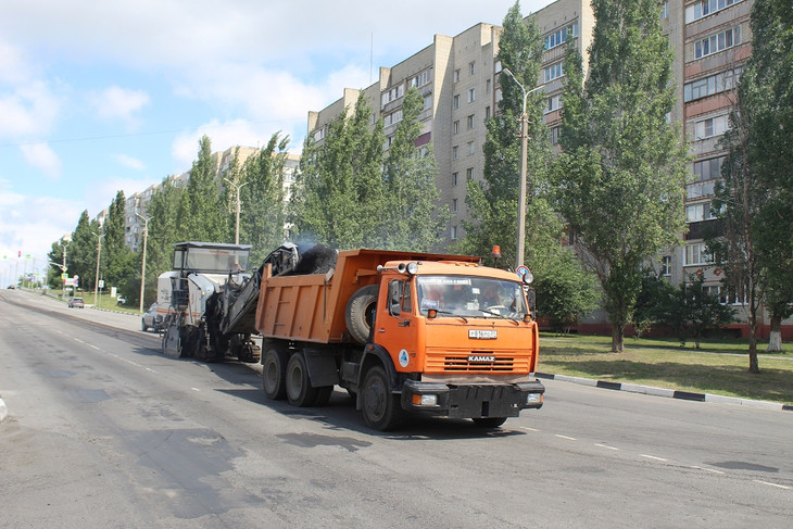 На улицах Губкина продолжается ремонт дорожного полотна