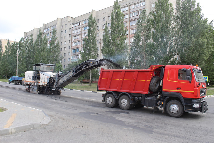 На улицах Губкина продолжается ремонт дорожного полотна