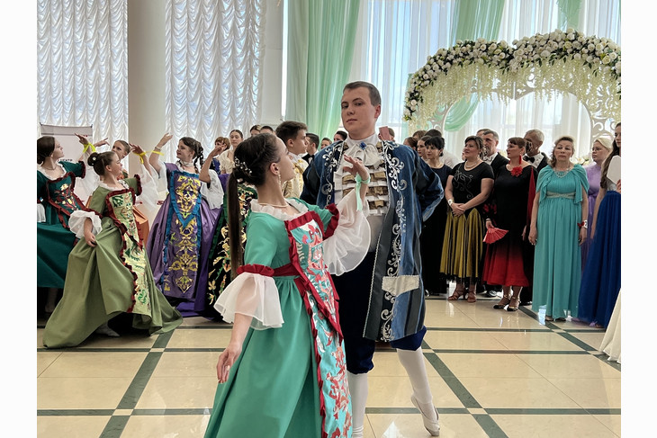 В Губкине состоялся областной бал-маскарад, посвящённый Пушкинскому дню России