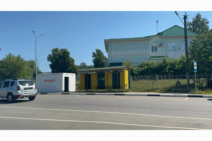 В Губкине Комбинат КМАруда установил модульные укрытия на остановках корпоративного транспорта