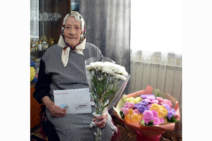 Труженица тыла Мария Бизюлёва из Губкина принимала поздравления с 95-летием