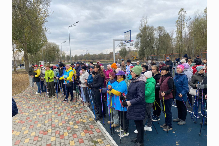 В Губкине состоялся фестиваль северной ходьбы «Шагаем вместе за сильную Россию»