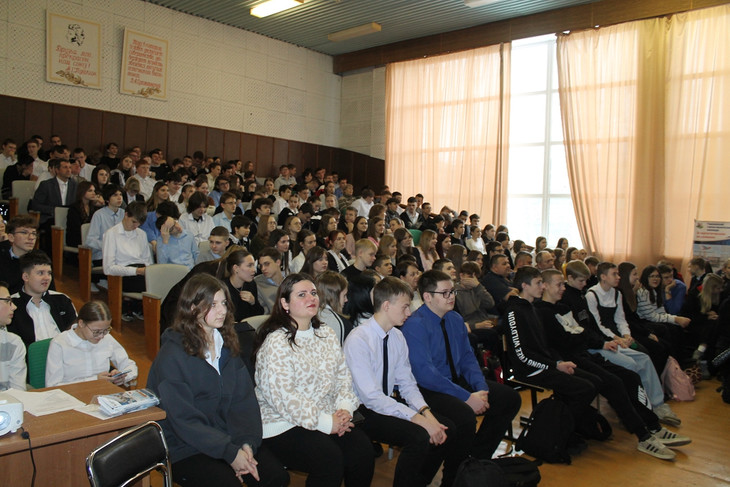 Горно-политехнический колледж приглашает губкинских школьников учиться