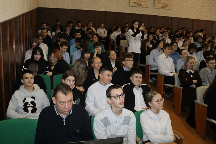 Горно-политехнический колледж приглашает губкинских школьников учиться
