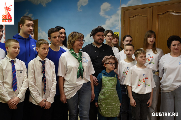 В Губкине прошла акция «Посылка солдату» в рамках патриотического марафона «Женская сила Победы»