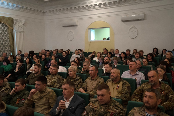 24-я сессия Совета депутатов Губкинского горокруга: Михаил Лобазнов предоставил отчёт о деятельности администрации за 2024 год