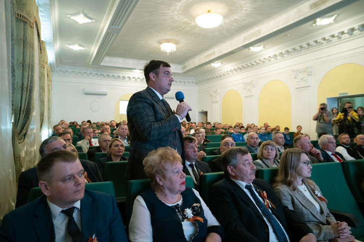24-я сессия Совета депутатов Губкинского горокруга: Михаил Лобазнов предоставил отчёт о деятельности администрации за 2024 год