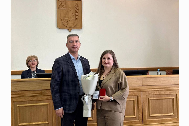 Губкинским многодетным матерям вручили заслуженные награды