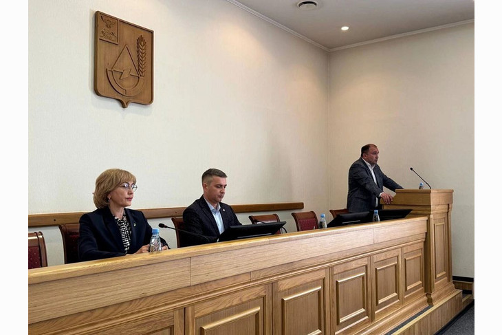 Губкинским многодетным матерям вручили заслуженные награды