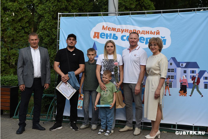 В Губкине отметили Международный день соседей