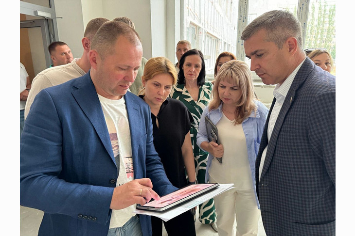 Губкин с рабочим визитом посетила министр строительства Белгородской области
