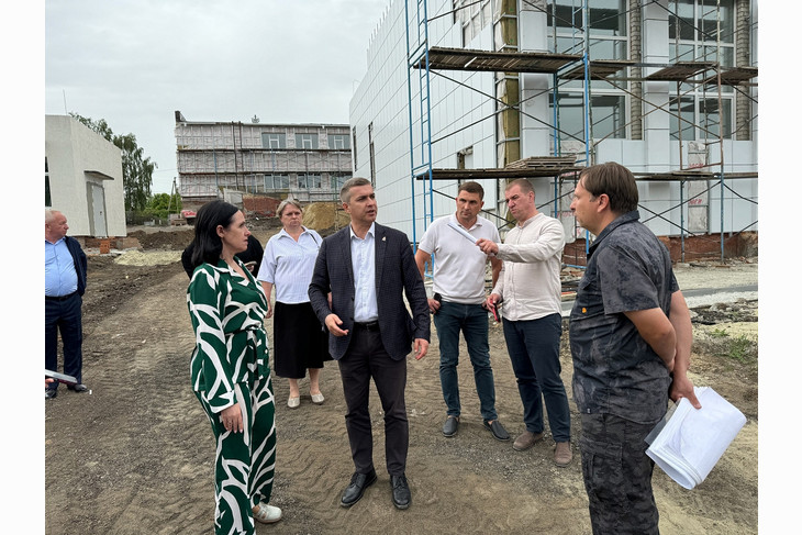 Михаил Лобазнов посетил Архангельскую школу