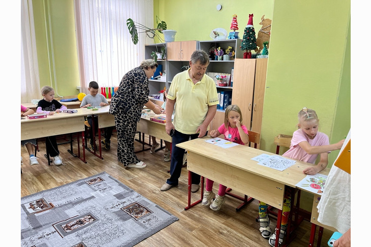 В Губкине депутаты оценили безопасность детских площадок и лагерей