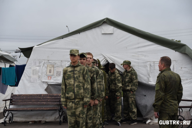 Епископ Авель провел службу для курсантов лагеря «Армата»