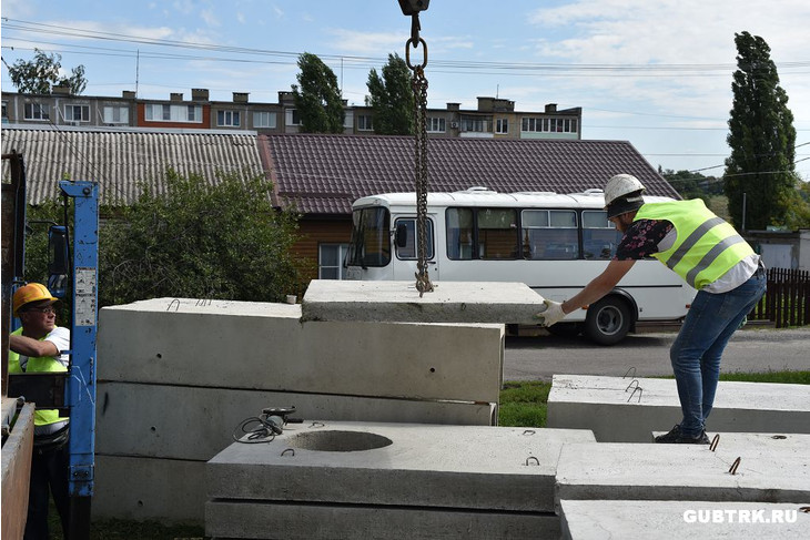 В Губкине ведутся работы по замене ветхого участка тепловой сети и сети ГВС