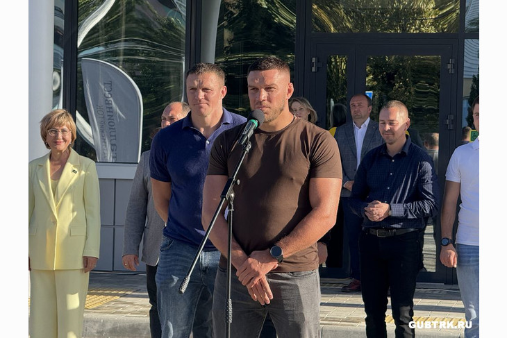 В Губкине торжественно открыли современный спортивный комплекс «Лебединский»