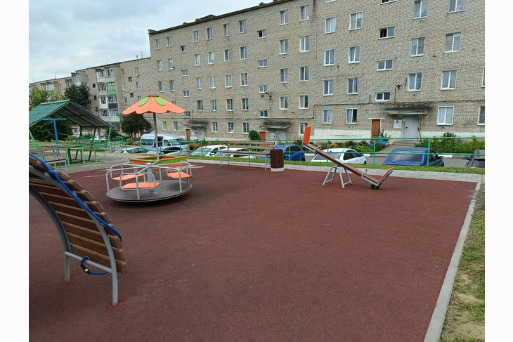 Благодаря инициативе жителей в Губкине благоустроили детскую площадку