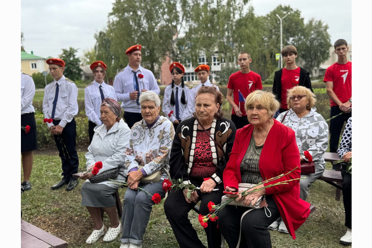 В Губкине появился памятный знак детям войны в сквере Победы