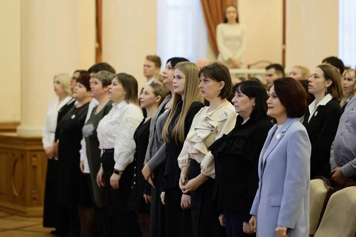 Губкинские студентки удостоены именной стипендии губернатора