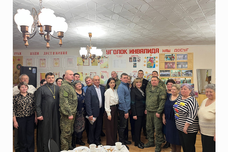 Губкинцы поздравили военнослужащих с Днём защитника Отечества