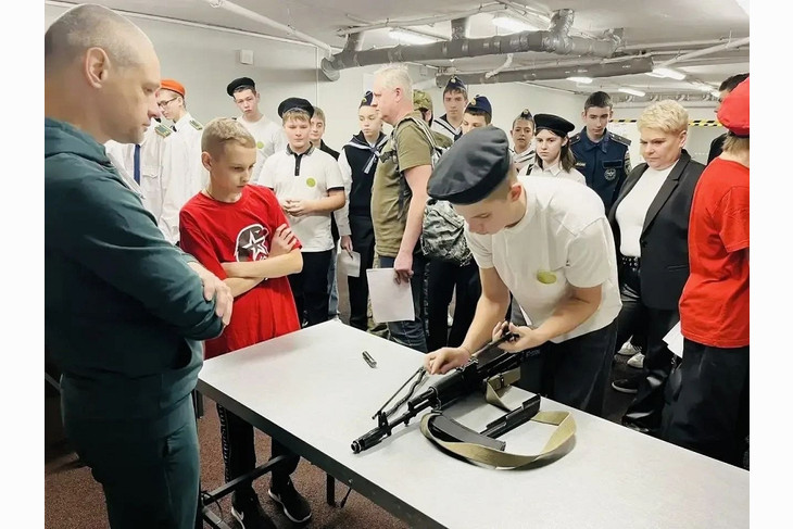 В губкинском центре «Воин» прошла военно-спортивная игра «Отчизны верные сыны»