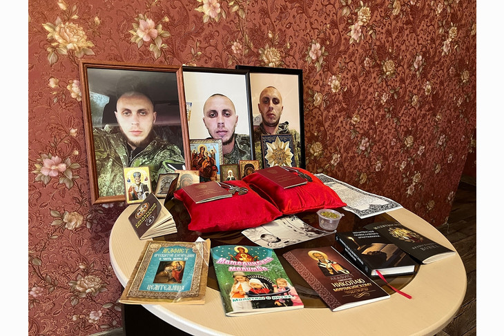 Галина Колесникова встретилась с губкинской женщиной – мамой кавалера двух орденов Мужества
