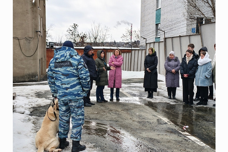 Губкинские полицейские провели экскурсию для школьников