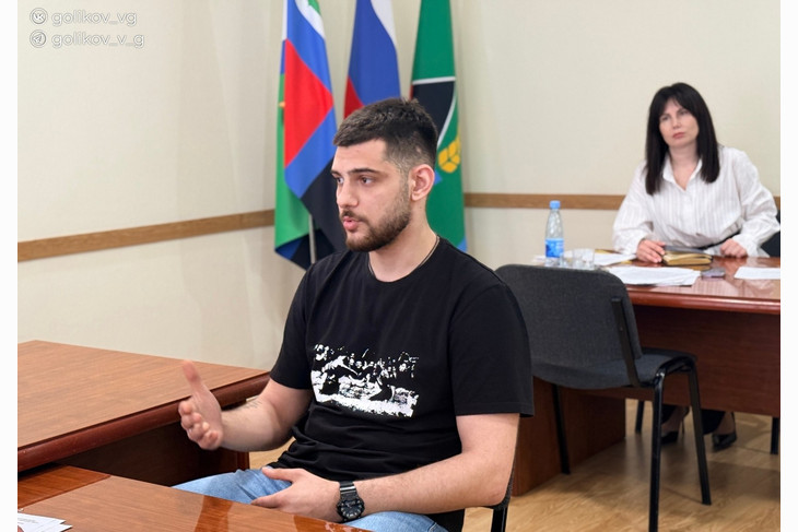 Василий Голиков провёл очередной приём губкинцев