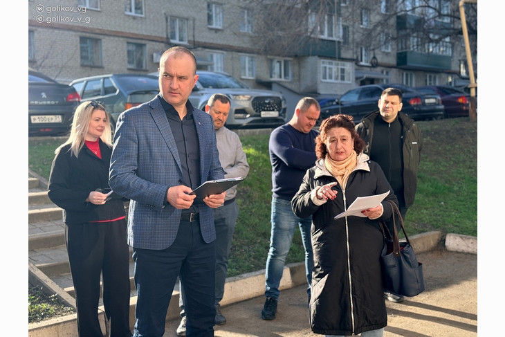 Василий Голиков встретился с жильцами капитально ремонтируемых  многоквартирных домов