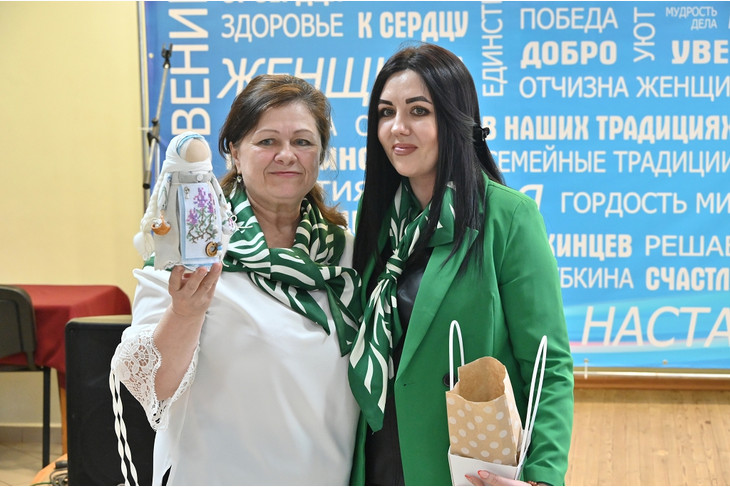 В Мелавском Доме культуры прошла встреча с участницами женского клуба