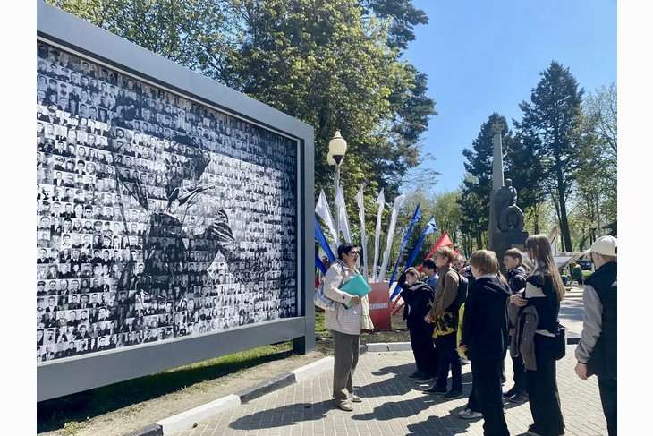 Губкинские школьники прошли пешеходный маршрут «Память, облачённая в камень...»