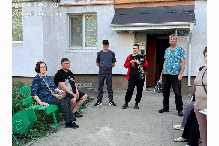Василий Голиков проверил ход капремонта дома №13 на улице Белинского