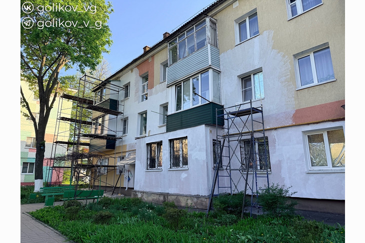 Василий Голиков проверил ход капремонта дома №13 на улице Белинского