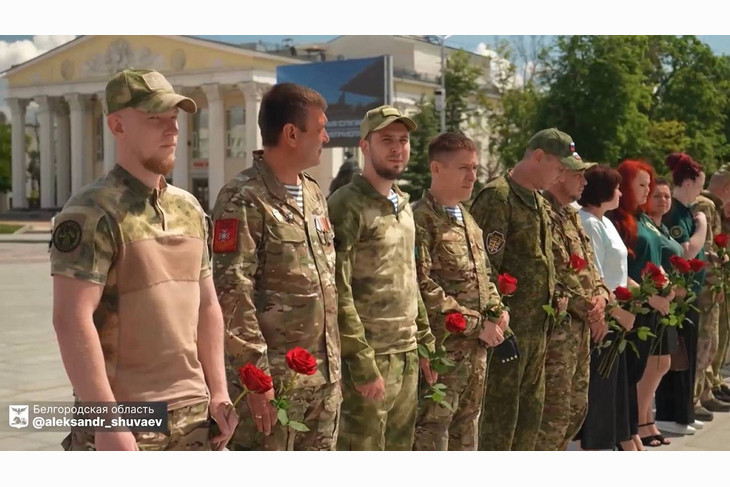УАЗ «Патриот» и гумпомощь: губкинцы получили поддержку от региона