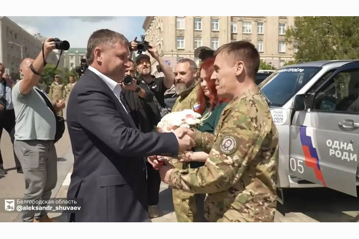 УАЗ «Патриот» и гумпомощь: губкинцы получили поддержку от региона