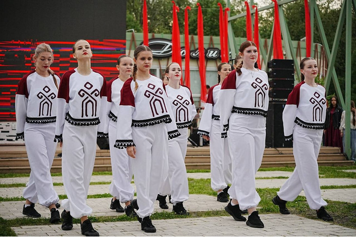 Молодёжный этнокультурный фестиваль «Ясно-Красно» прошёл в Губкине