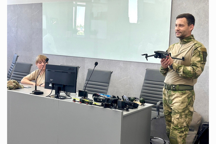 Студентам Губкинского филиала МИСиС рассказали о службе по контракту в войсках БПЛА