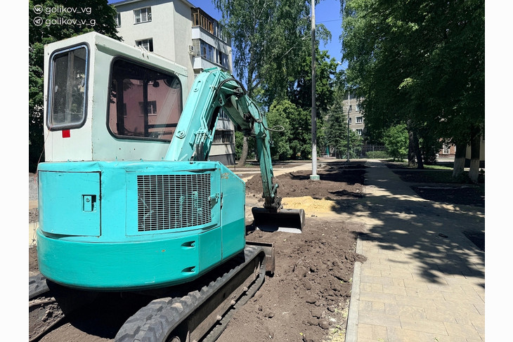 В Губкине продолжается благоустройство сквера на Кирова