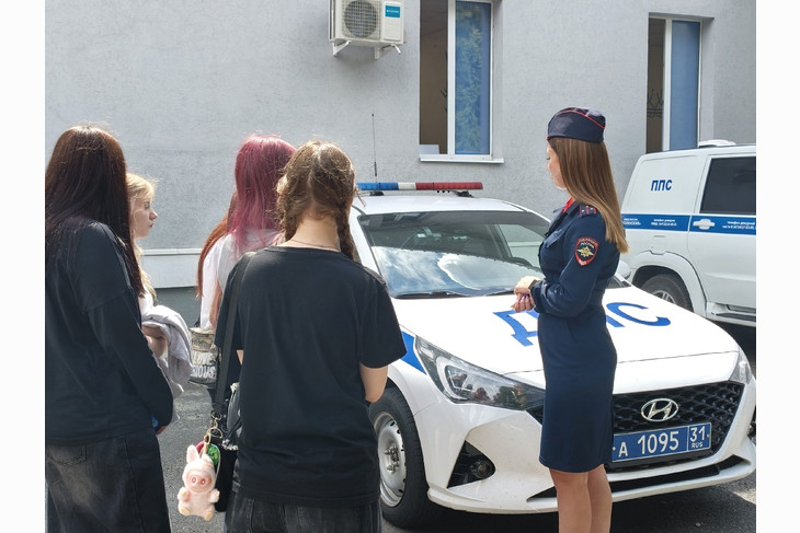 Губкинские полицейские приняли участие в ярмарке трудоустройства