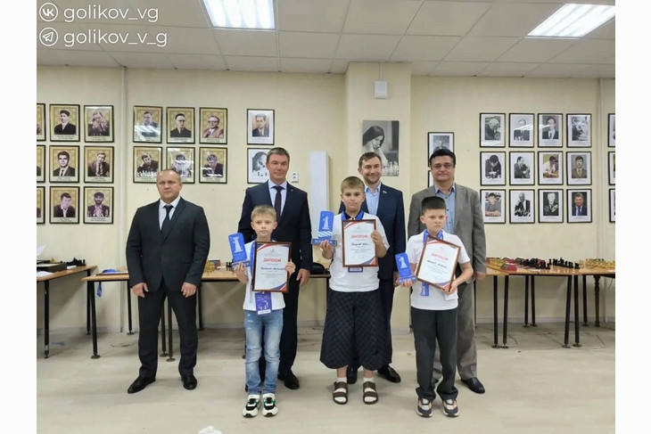 Юный губкинец сыграл вничью с чемпионом мира по шахматам
