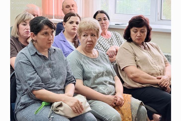 Василий Голиков встретился с жителями сёл Никаноровка и Архангельского